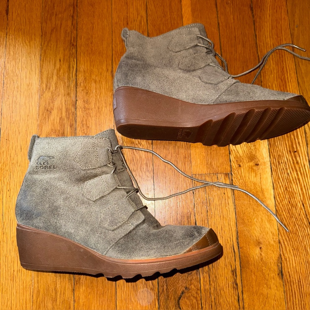 Sorel Toronto Lace-up Suede Wedge Booties